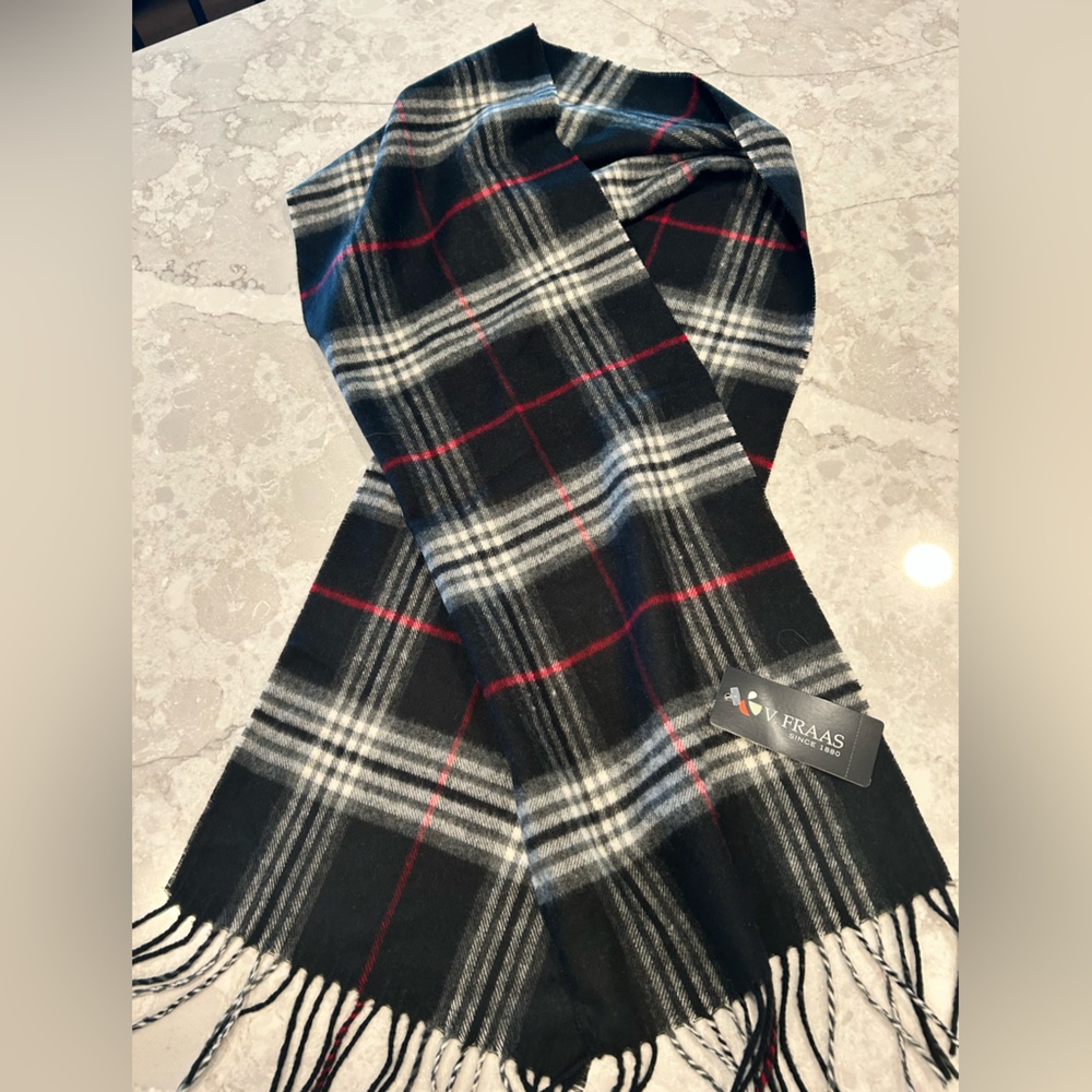 Fraas Classic Black and White Checkered Scarf
